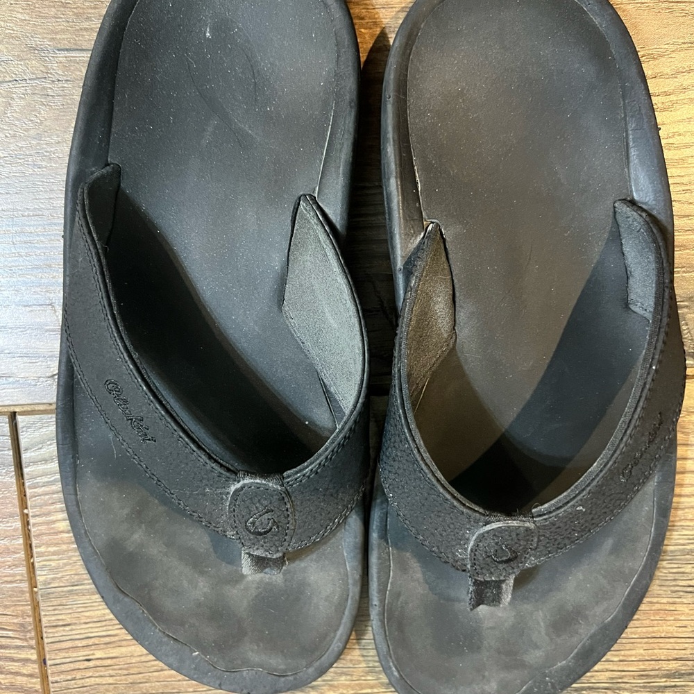 Men’s Olukai flip flop